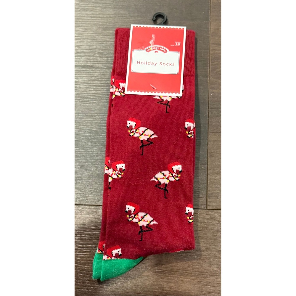 Holiday Time Womens 4-10 Crew Socks Red Flamingo Christmas Lights Novelty New